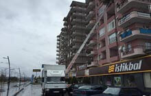 Bina yüzeyine kurulmuş modüler asansör